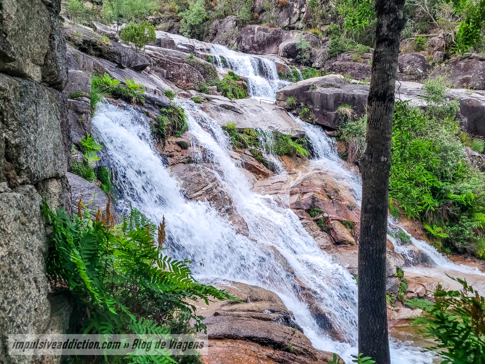 Cascata de Fecha de Barjas ou Tahiti