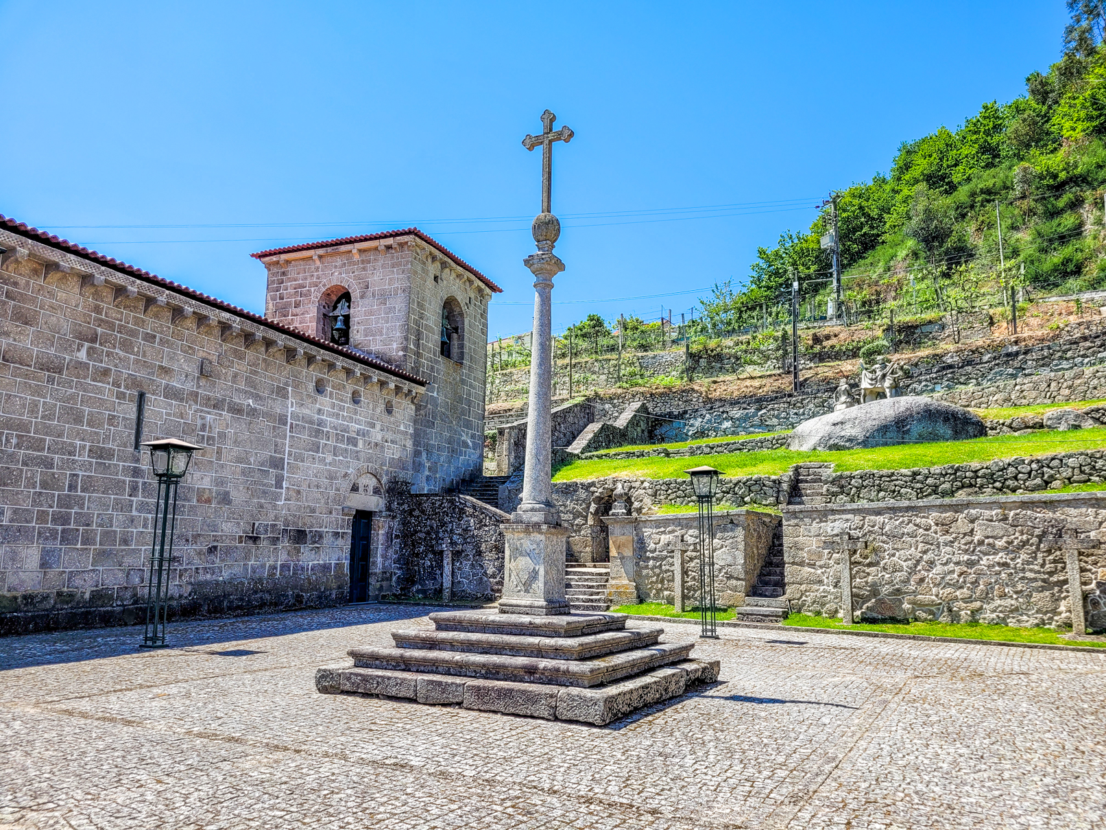 Mosteiro de São Martinho de Castro (Ponte da Barca)