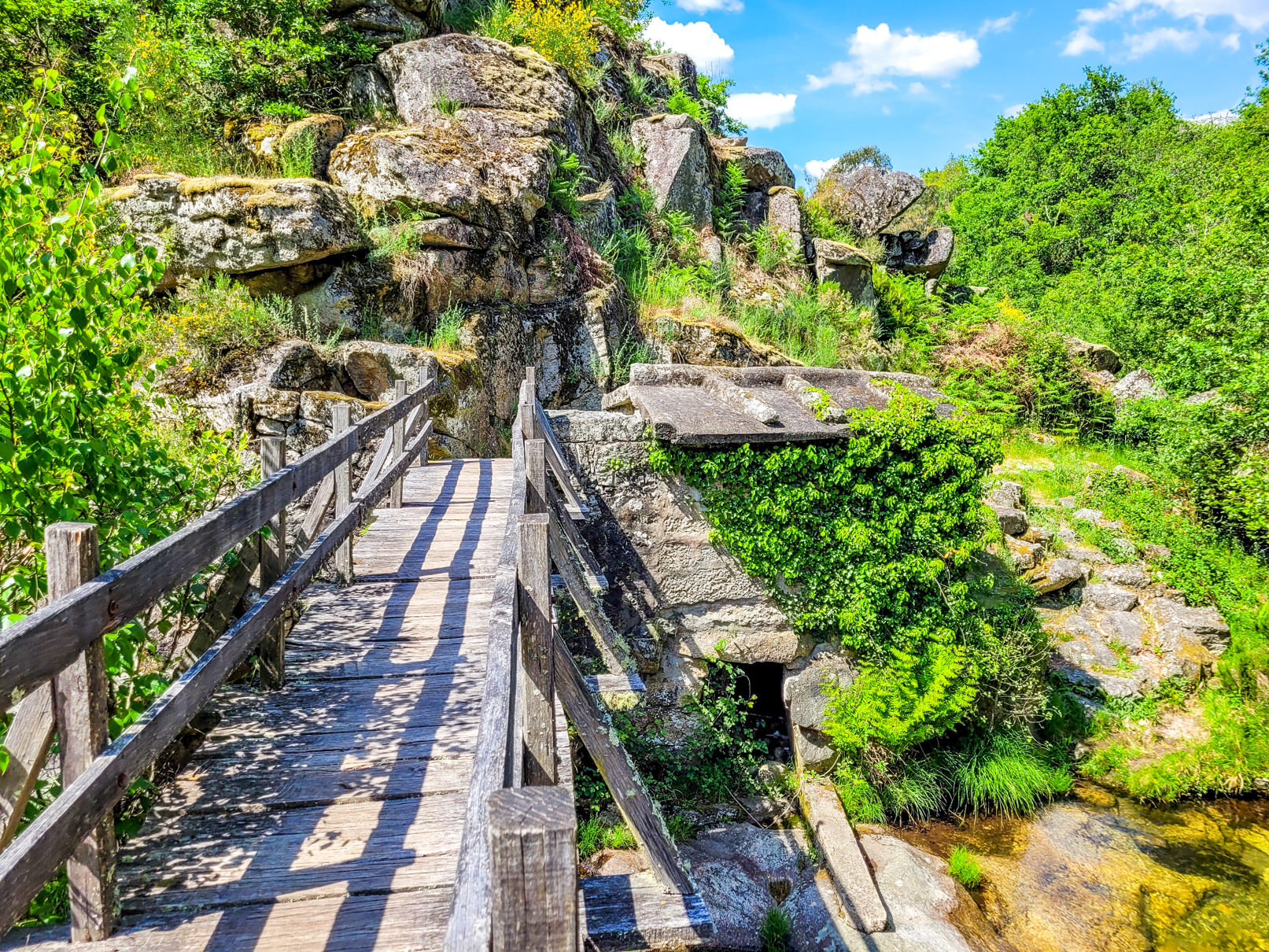 Moinhos junto do Poço da Gola - Lagoa de Lindoso