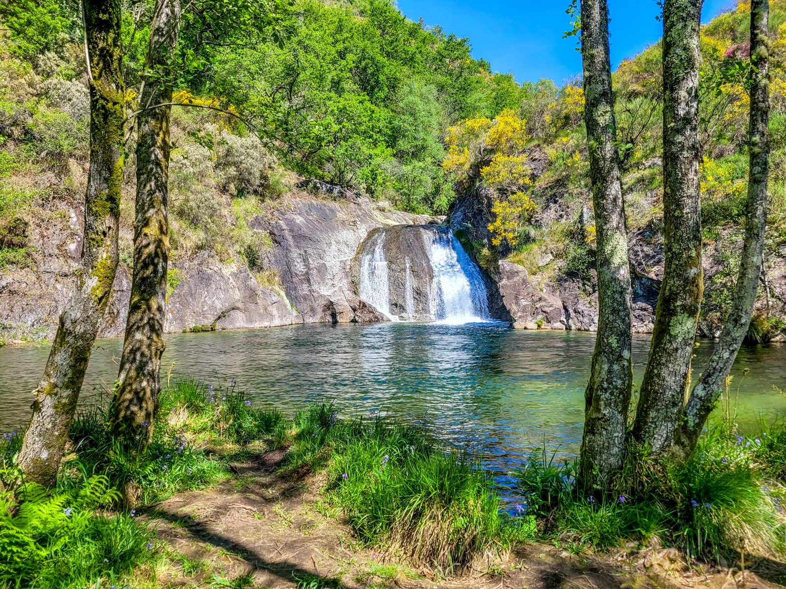 Fabuloso Pozo Caído no Parque Natural da Baixa Limia