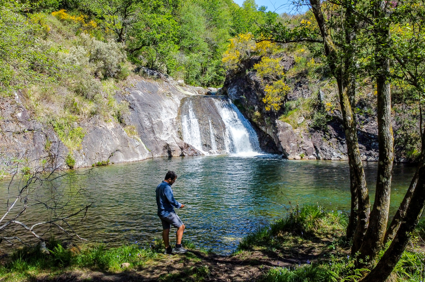 Fabuloso Pozo Caído no Parque Natural da Baixa Limia