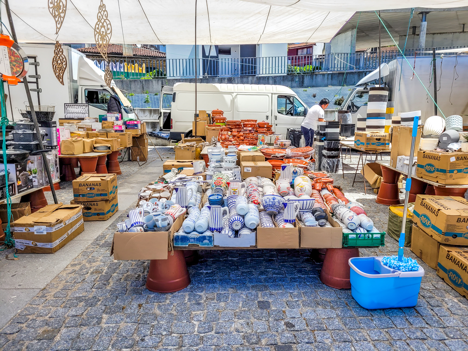 Dia de mercado na Praça Terras de Nóbrega