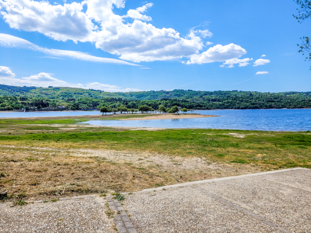 Praia Fluvial de Porto Quintela, no Encoro das Conchas