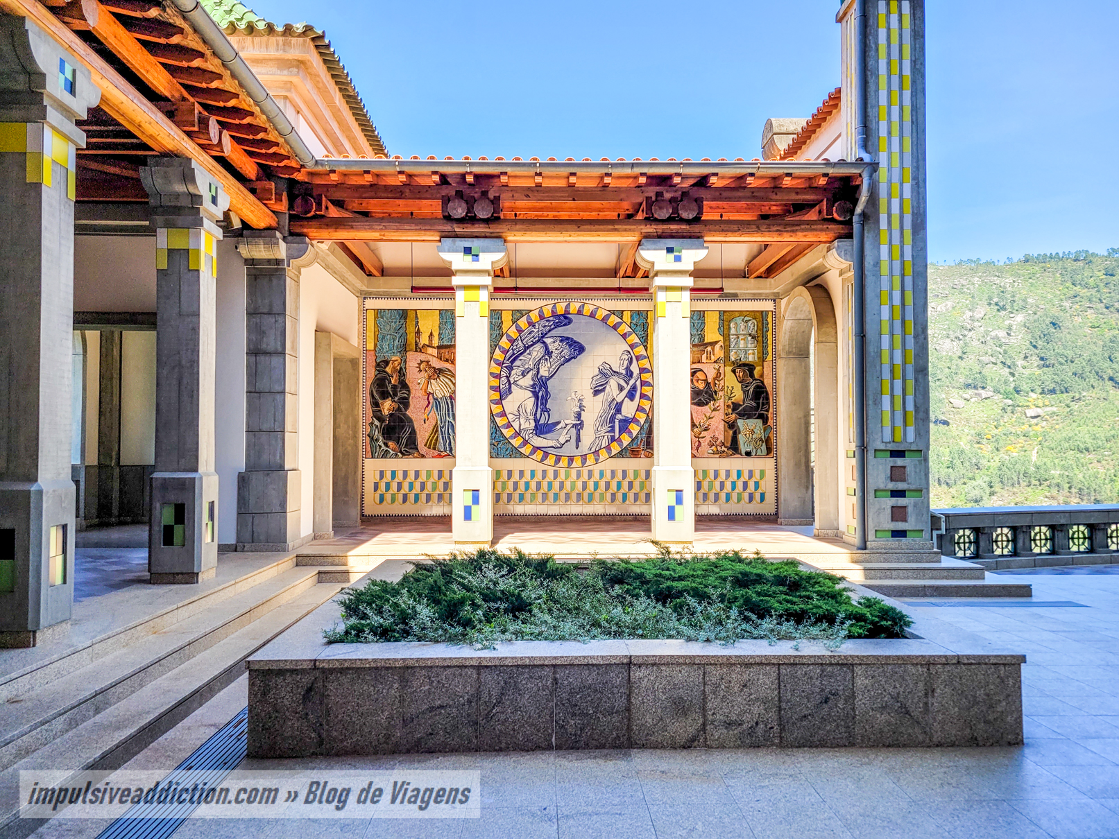 Azulejos com a Vida de São Bento