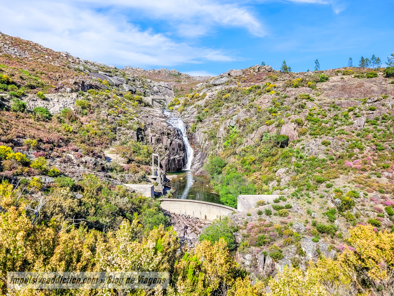 Cascata de Vila Nova no Ribeiro do Penedo
