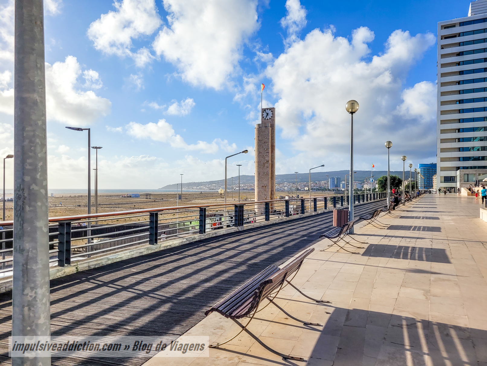 Torre do Relógio a partir da Esplanada António da Silva Guimarães