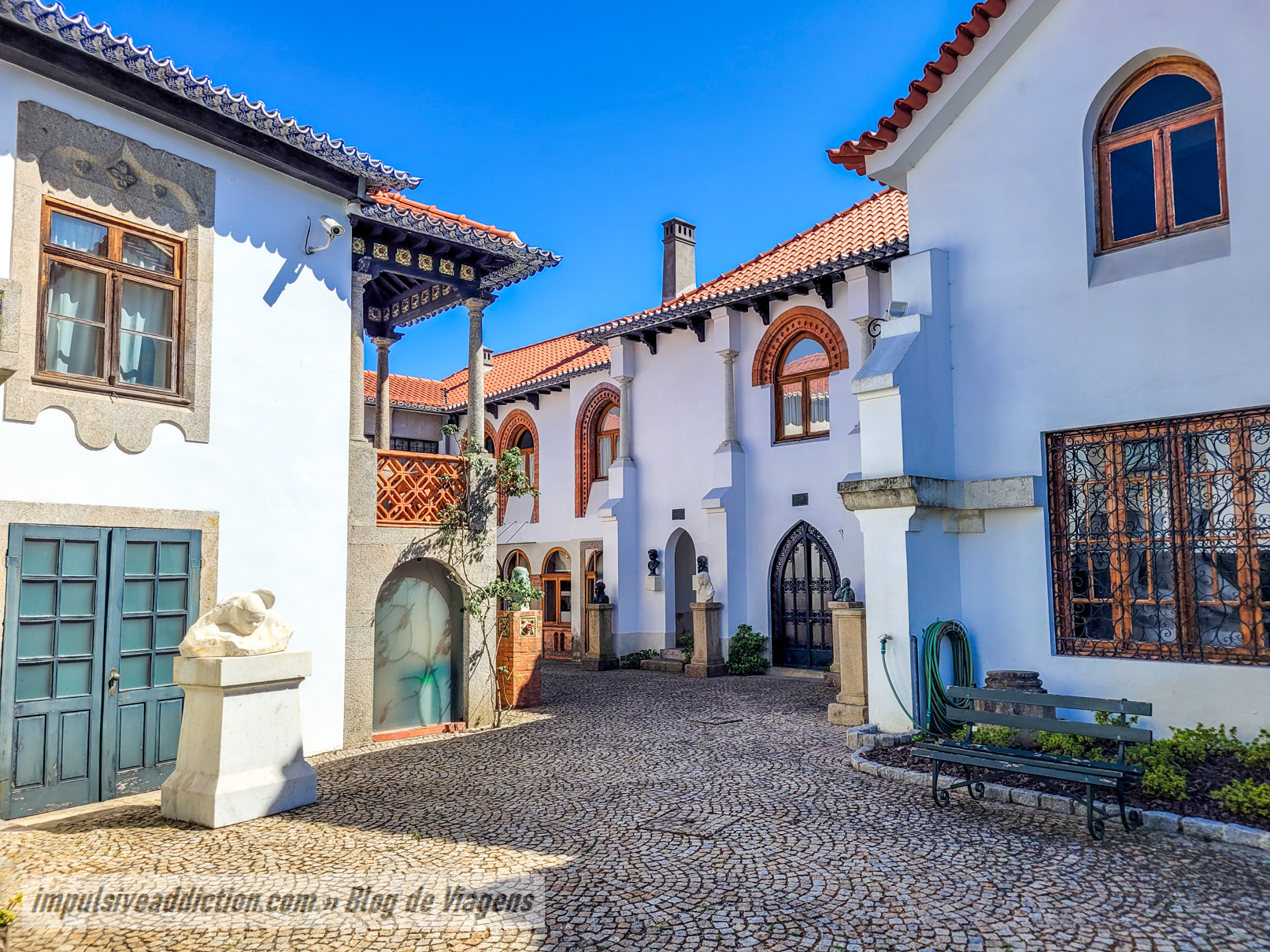 Casa Teixeira Lopes