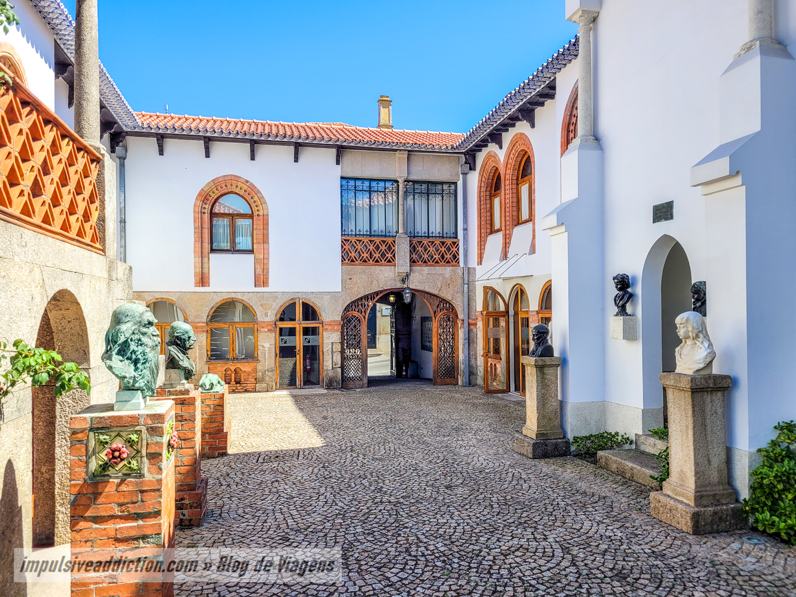 Casa Teixeira Lopes