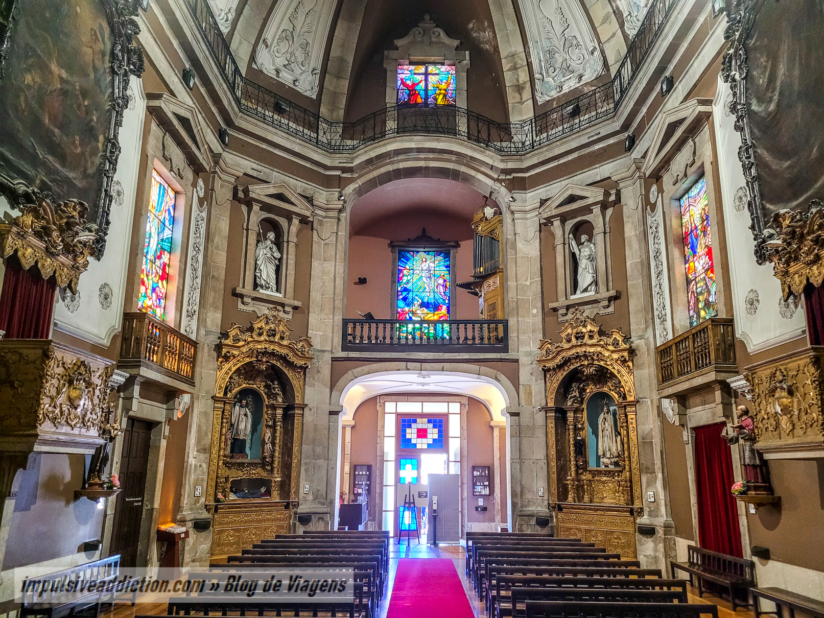 Church of Santo Ildefonso inside