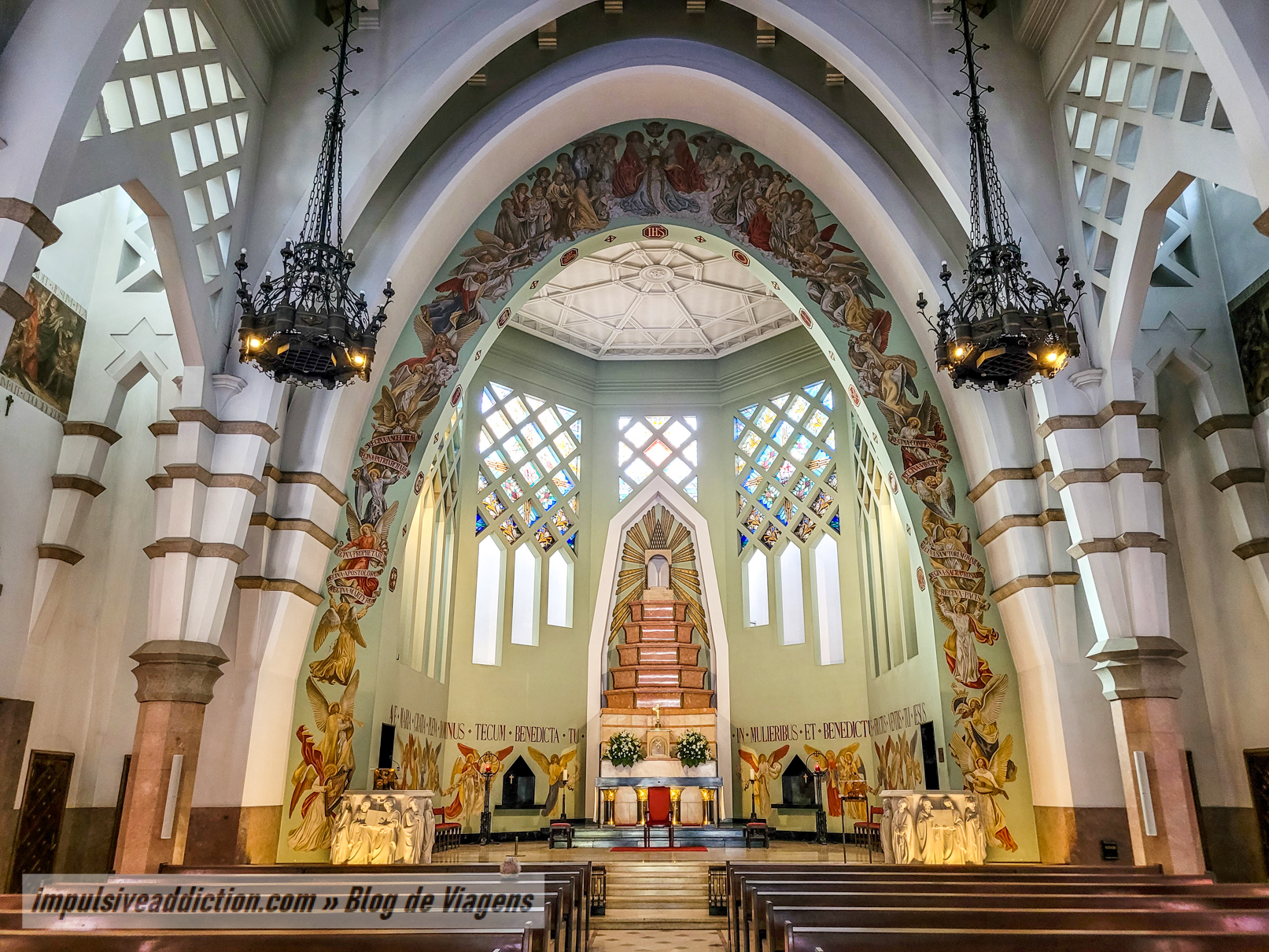 Church of Nossa Senhora da Conceição inside