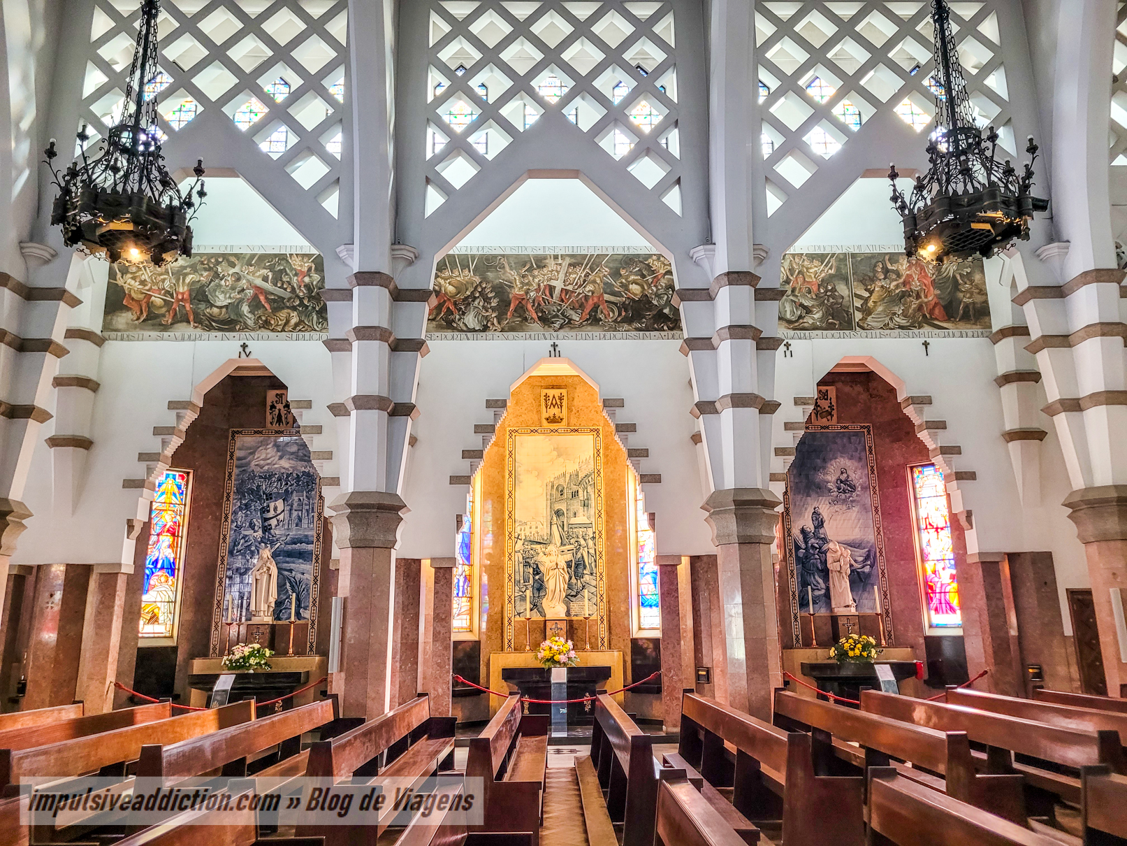 Church of Nossa Senhora da Conceição inside