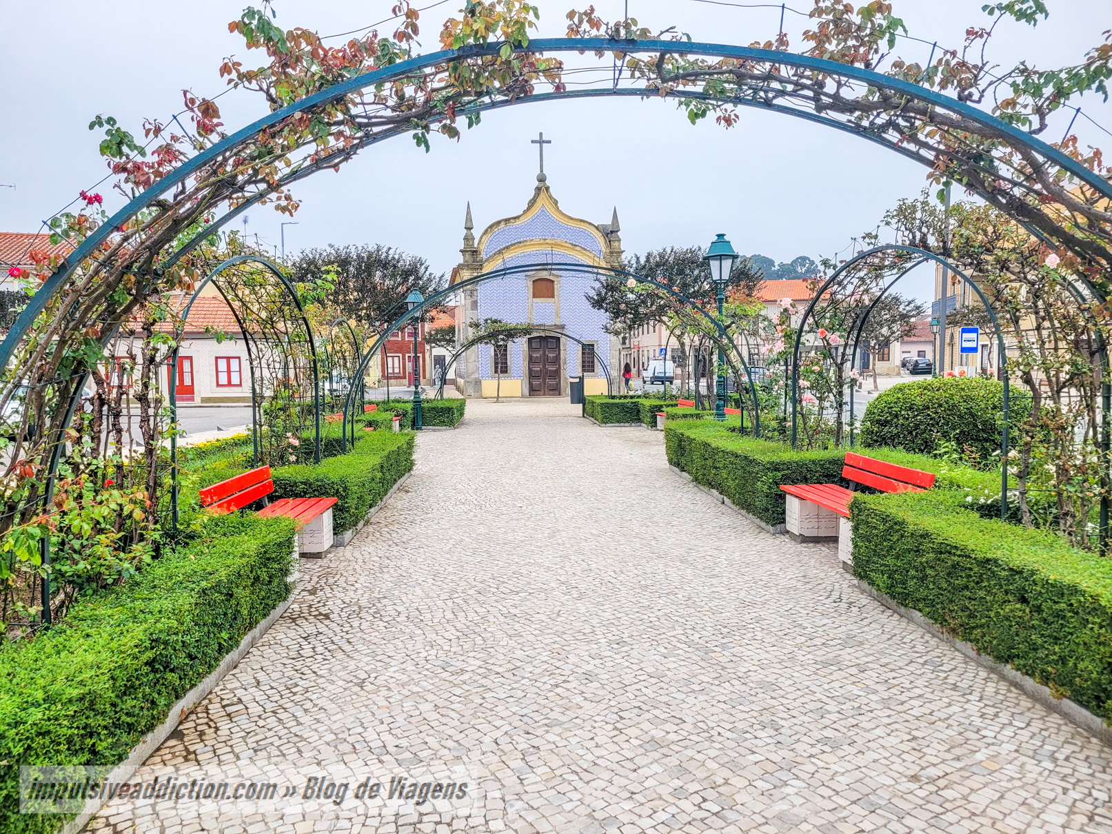 Jardim dos Campos e Capela das Almas