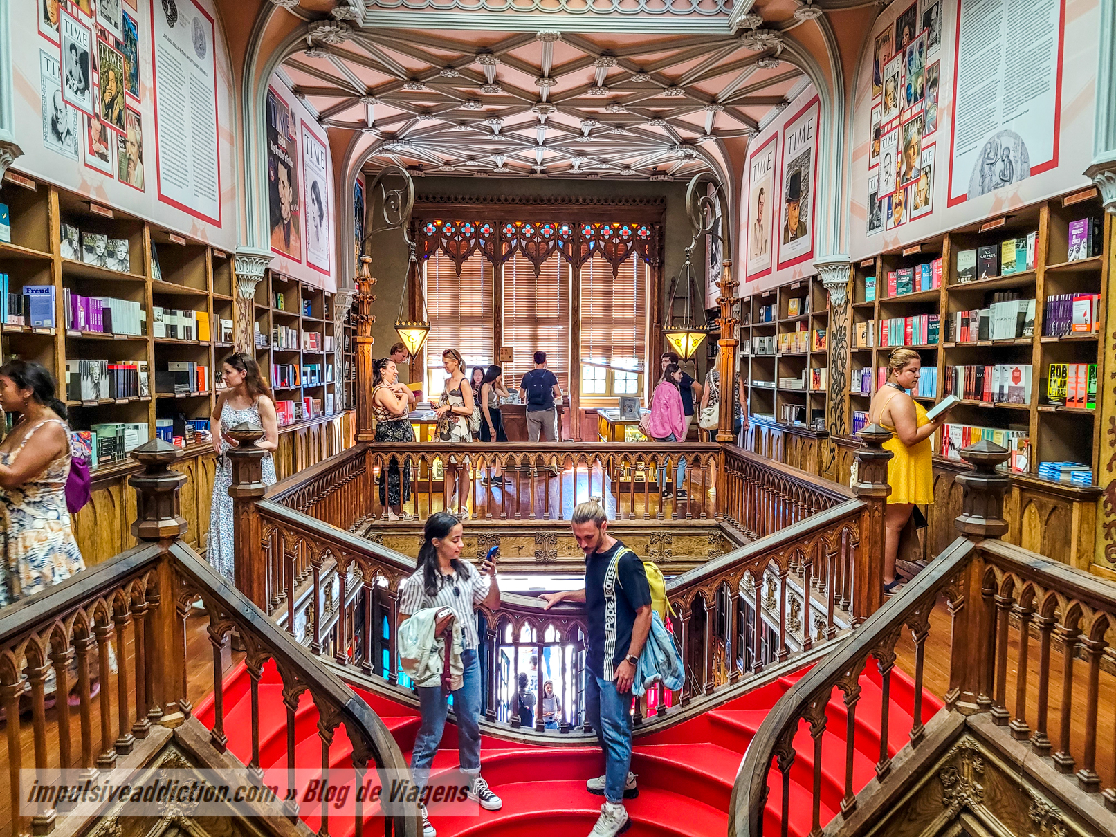 Interior da Livraria Lello