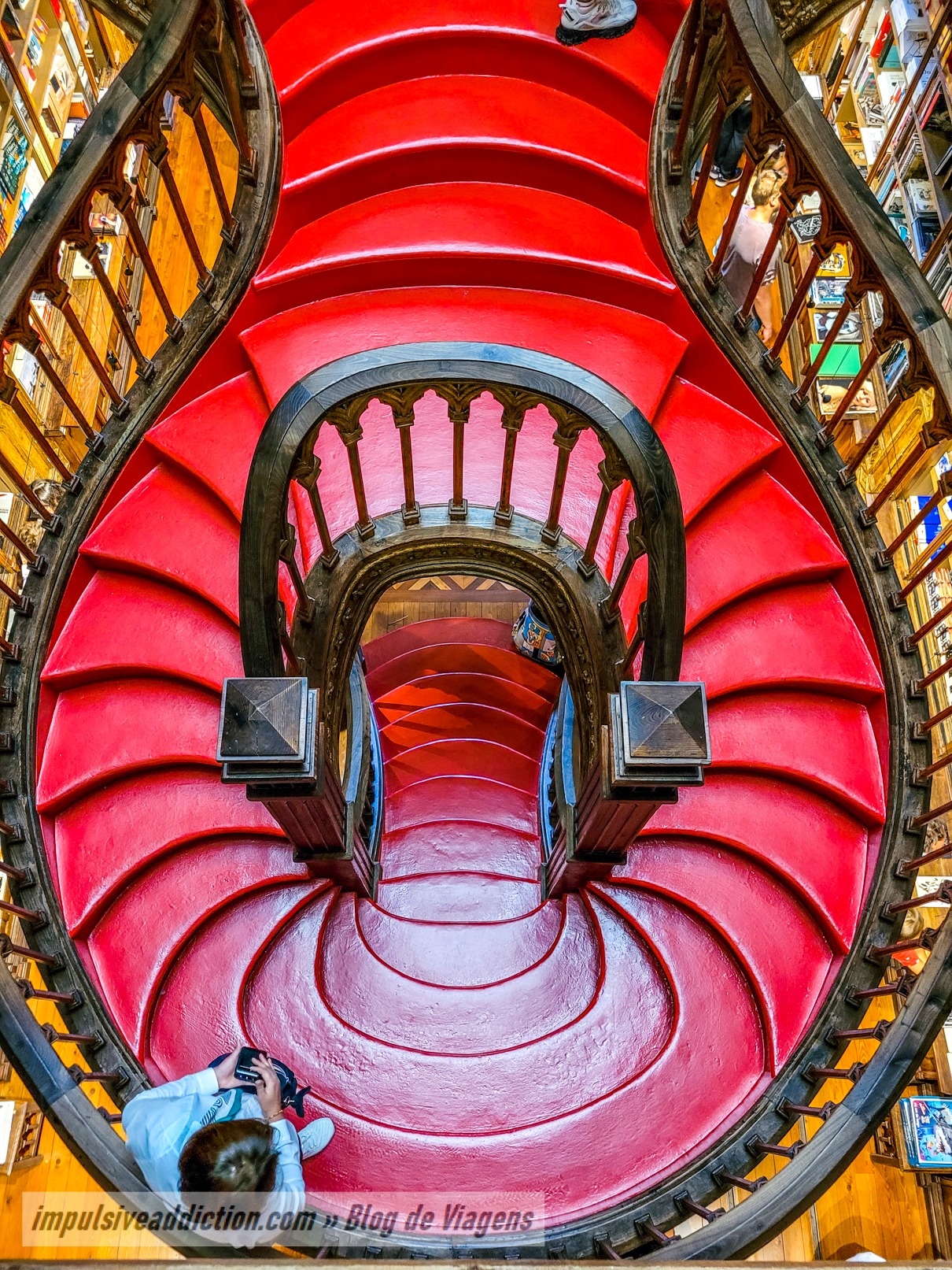 Escadaria da Livraria Lello