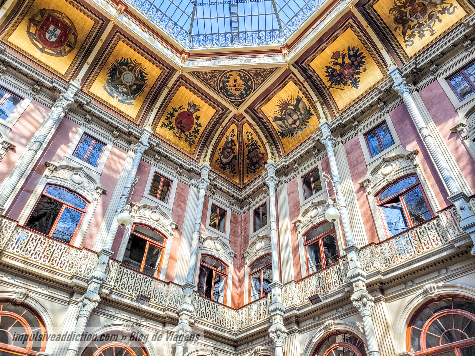 Pátio do Palácio da Bolsa do Porto