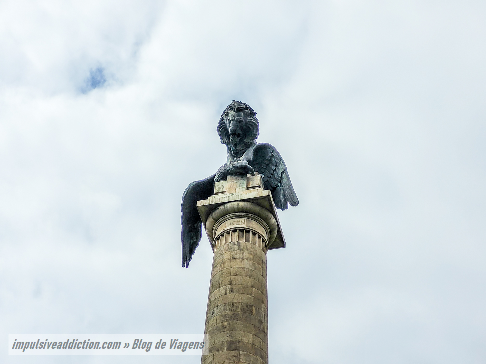 Monument at Rotunda da Boavista - Porto