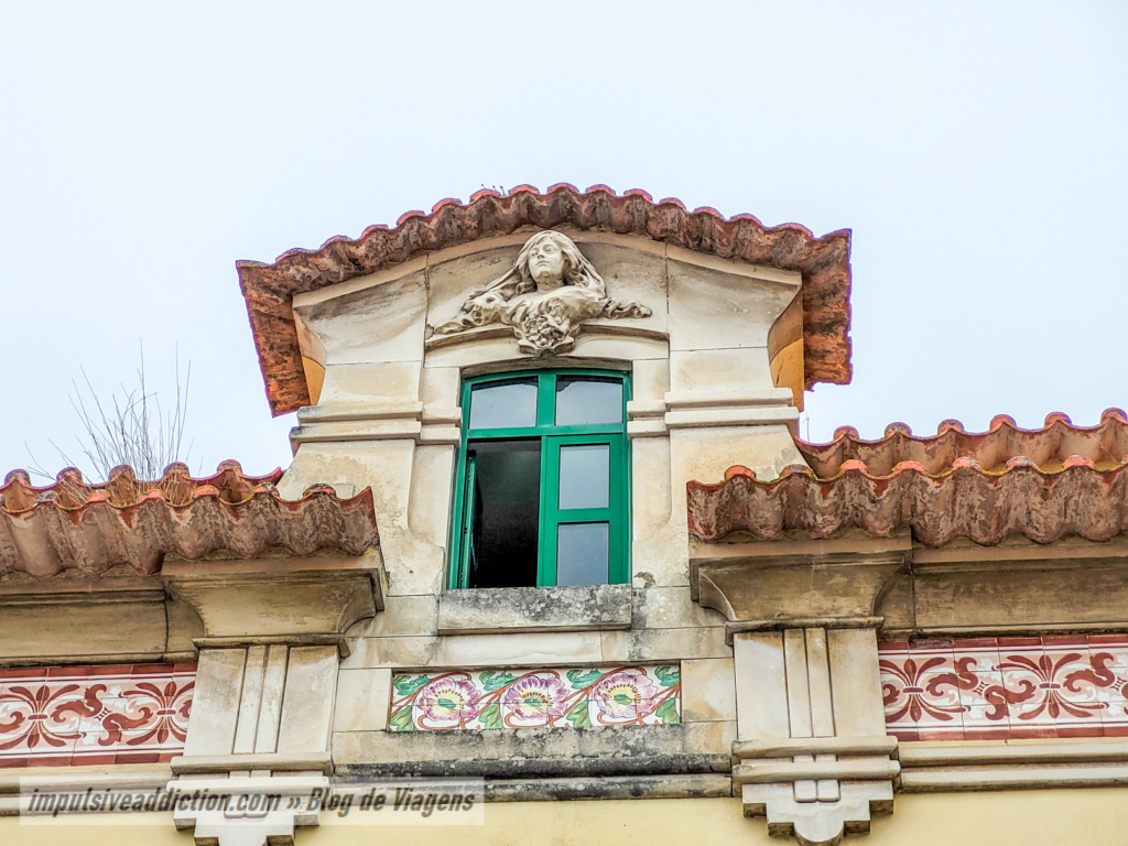 Art Nouveau on Rua do Carmo