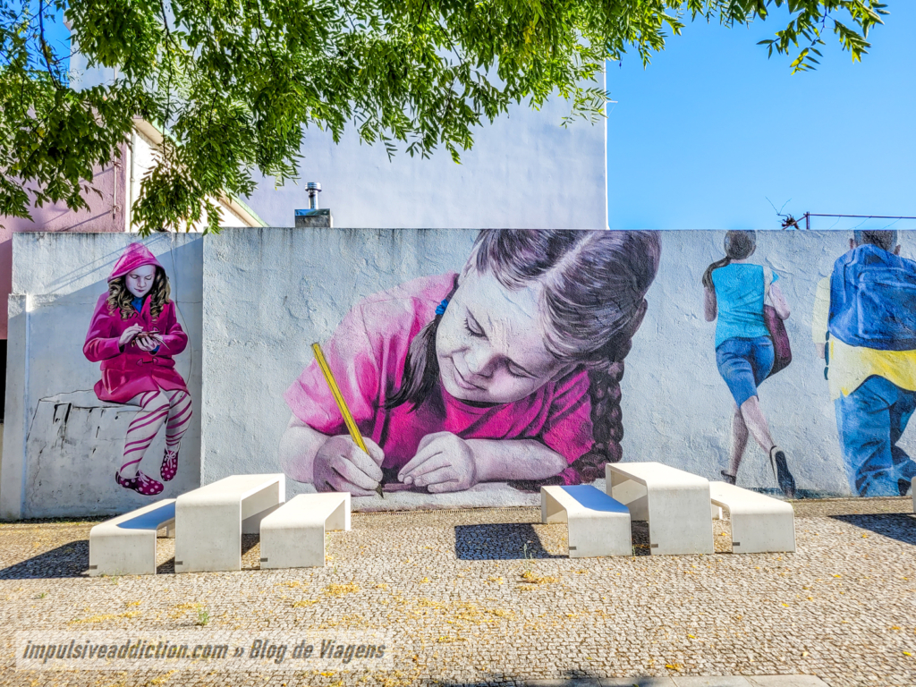 Mural junto da Biblioteca Municipal de Vagos