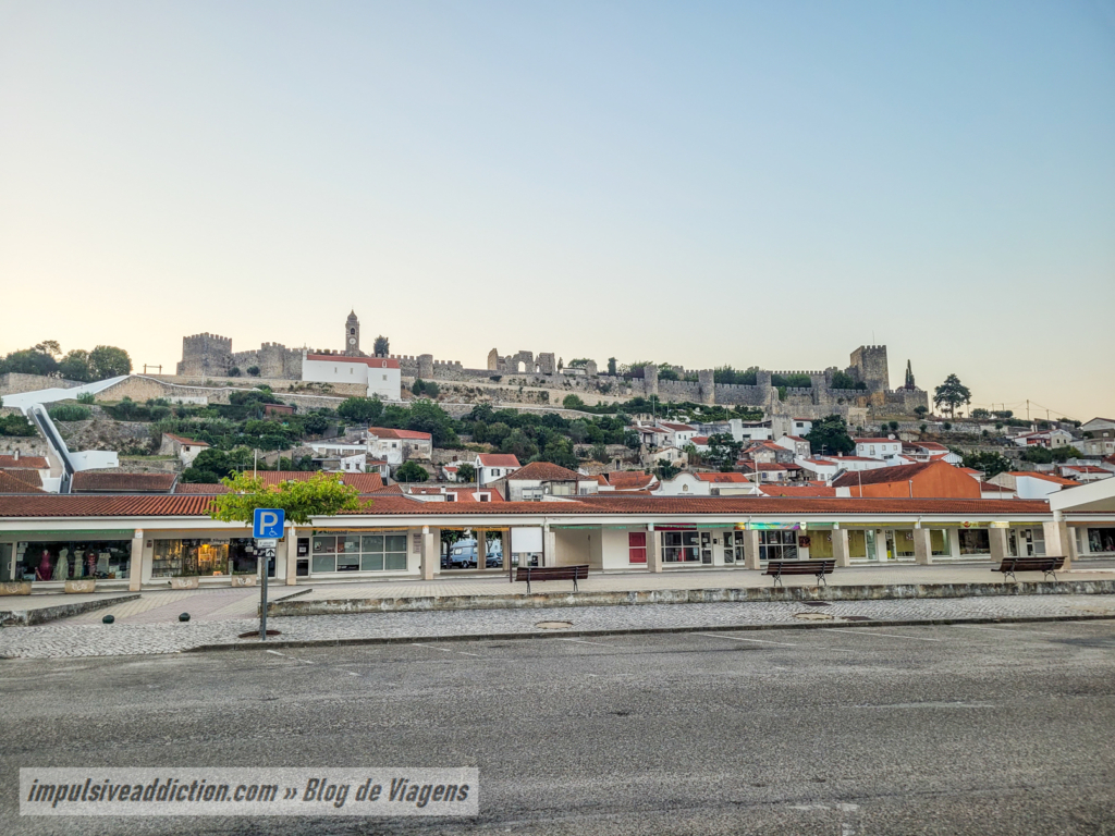 Largo da Feira com vista para o Castelo de Montemor-o-Velho