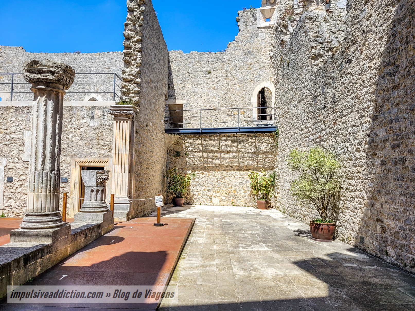 Interior do Castelo de Porto de Mós