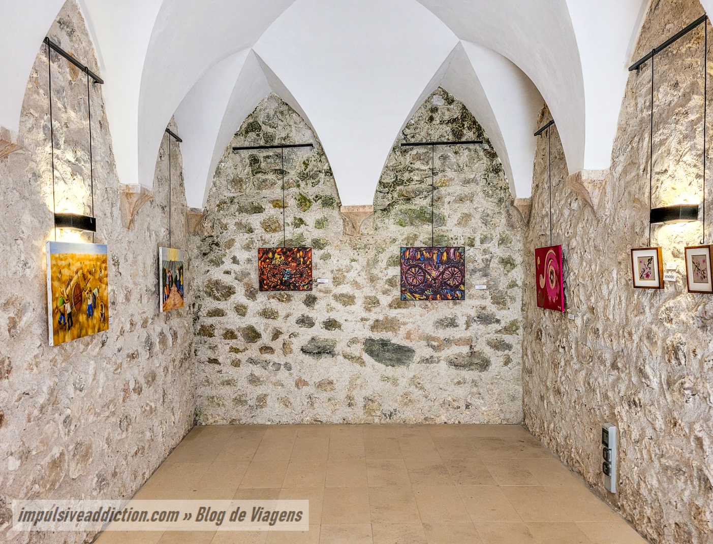 Exposição de arte no Castelo de Porto de Mós