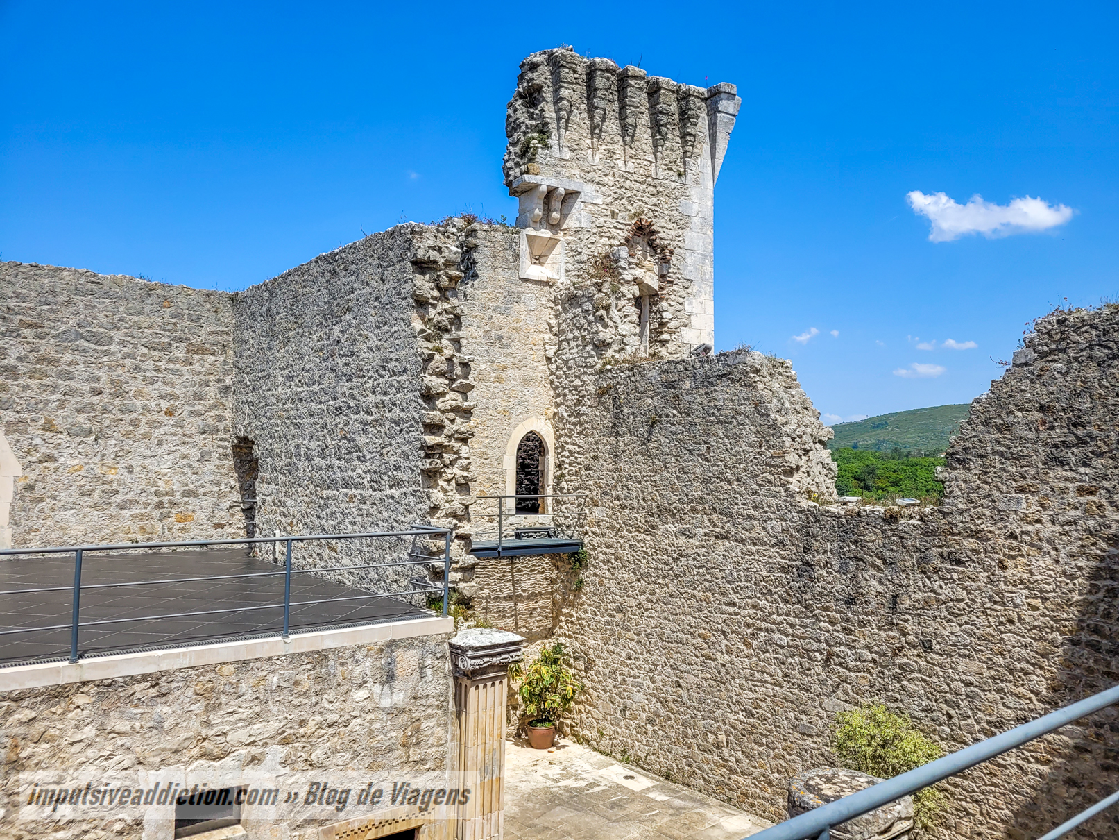 Interior do Castelo de Porto de Mós