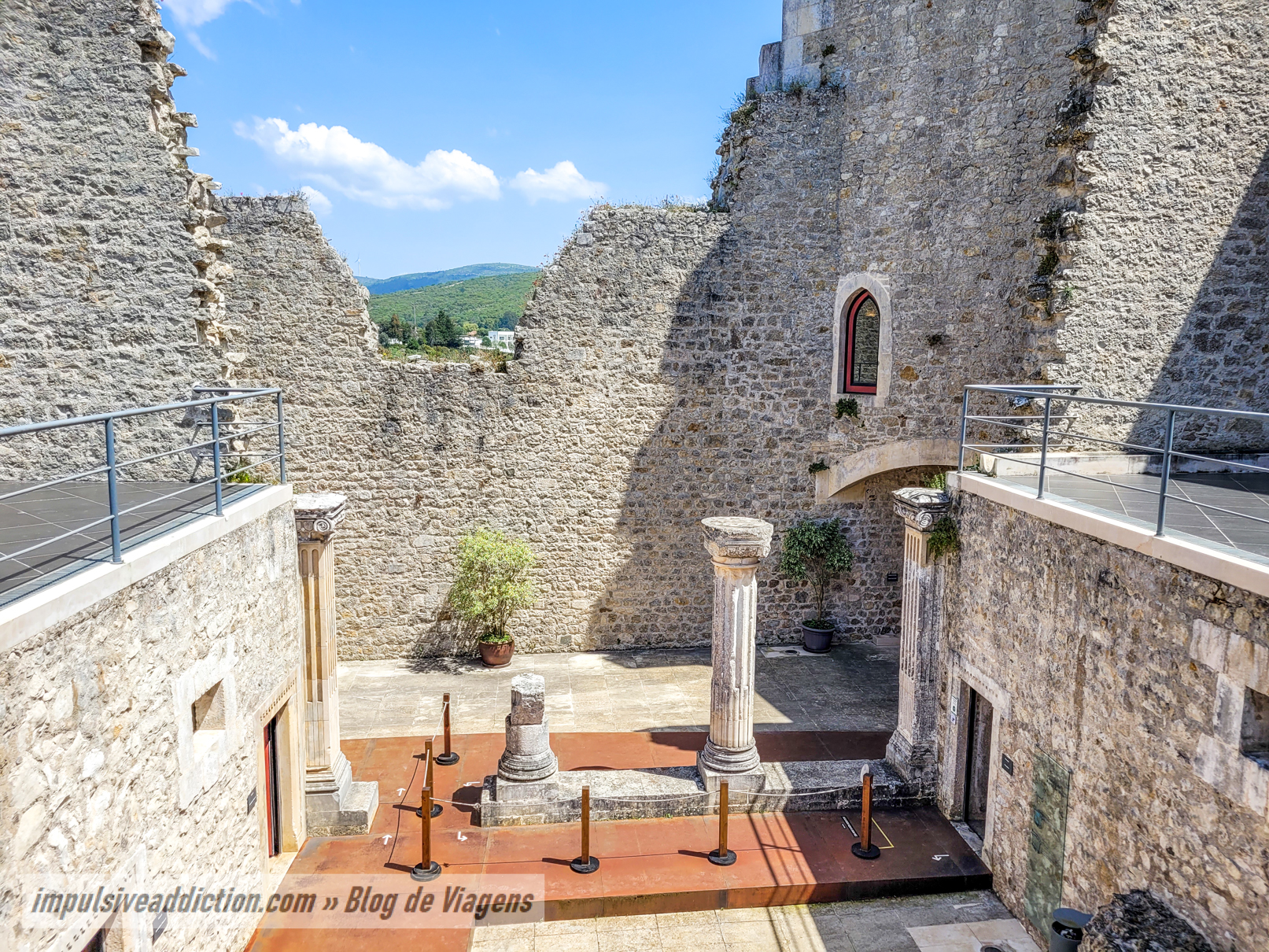 Interior do Castelo de Porto de Mós