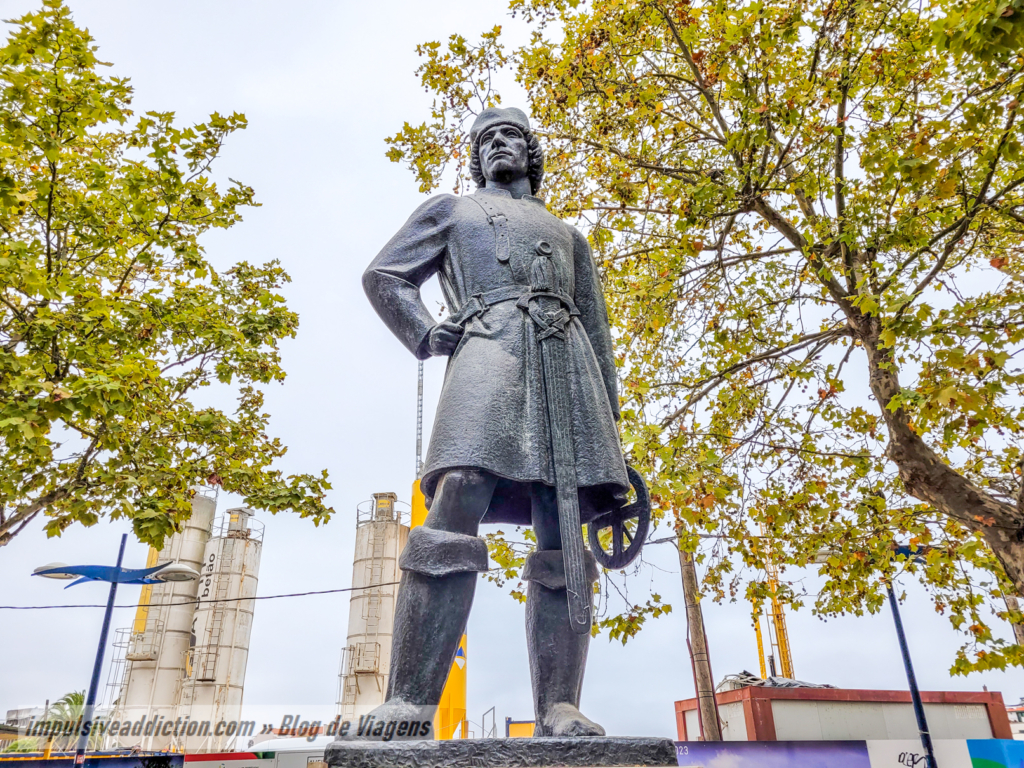 Monument dedicated to João Afonso de Aveiro