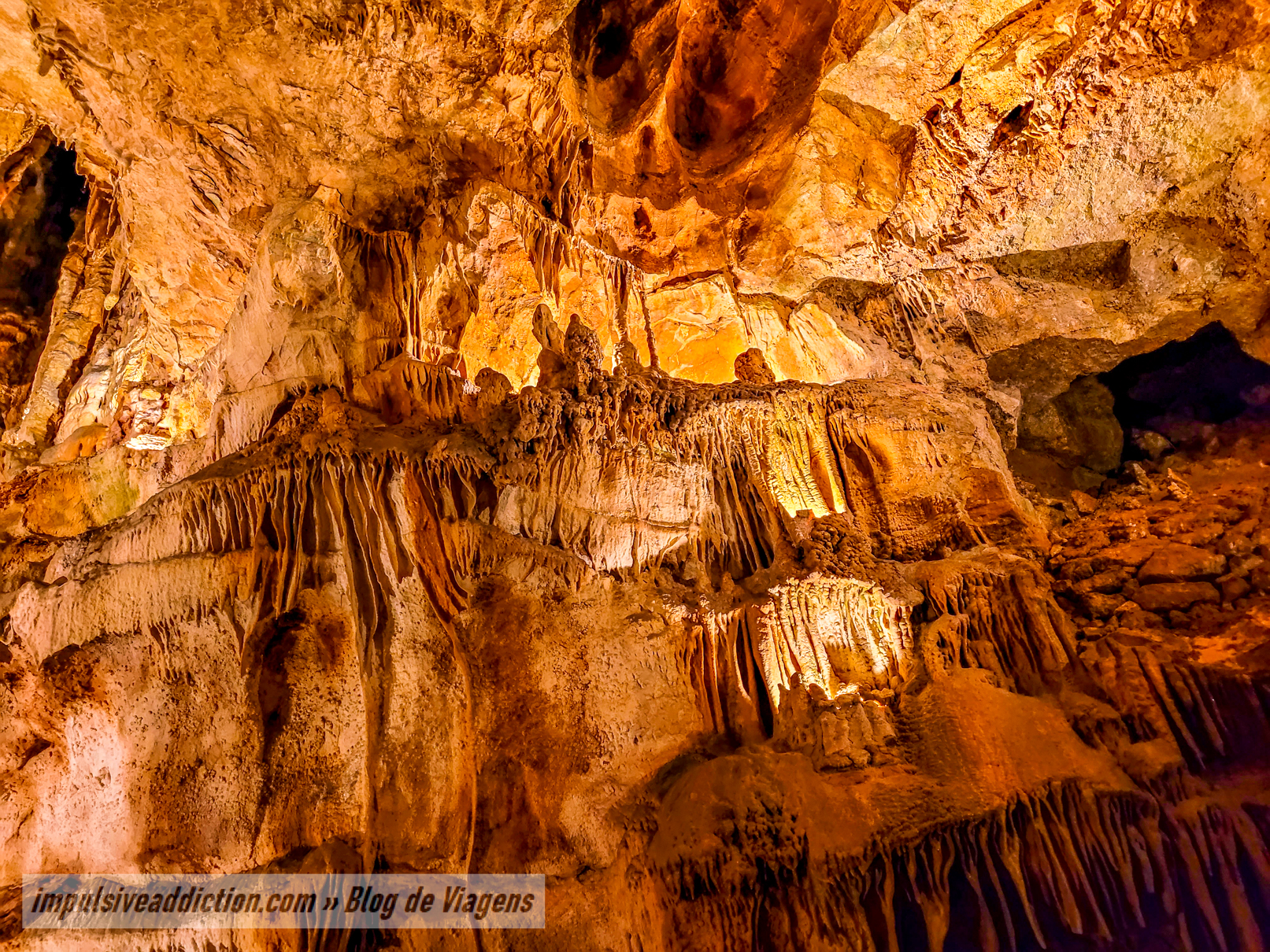 Grutas de Alvados na Serra de Aire e Candeeiros