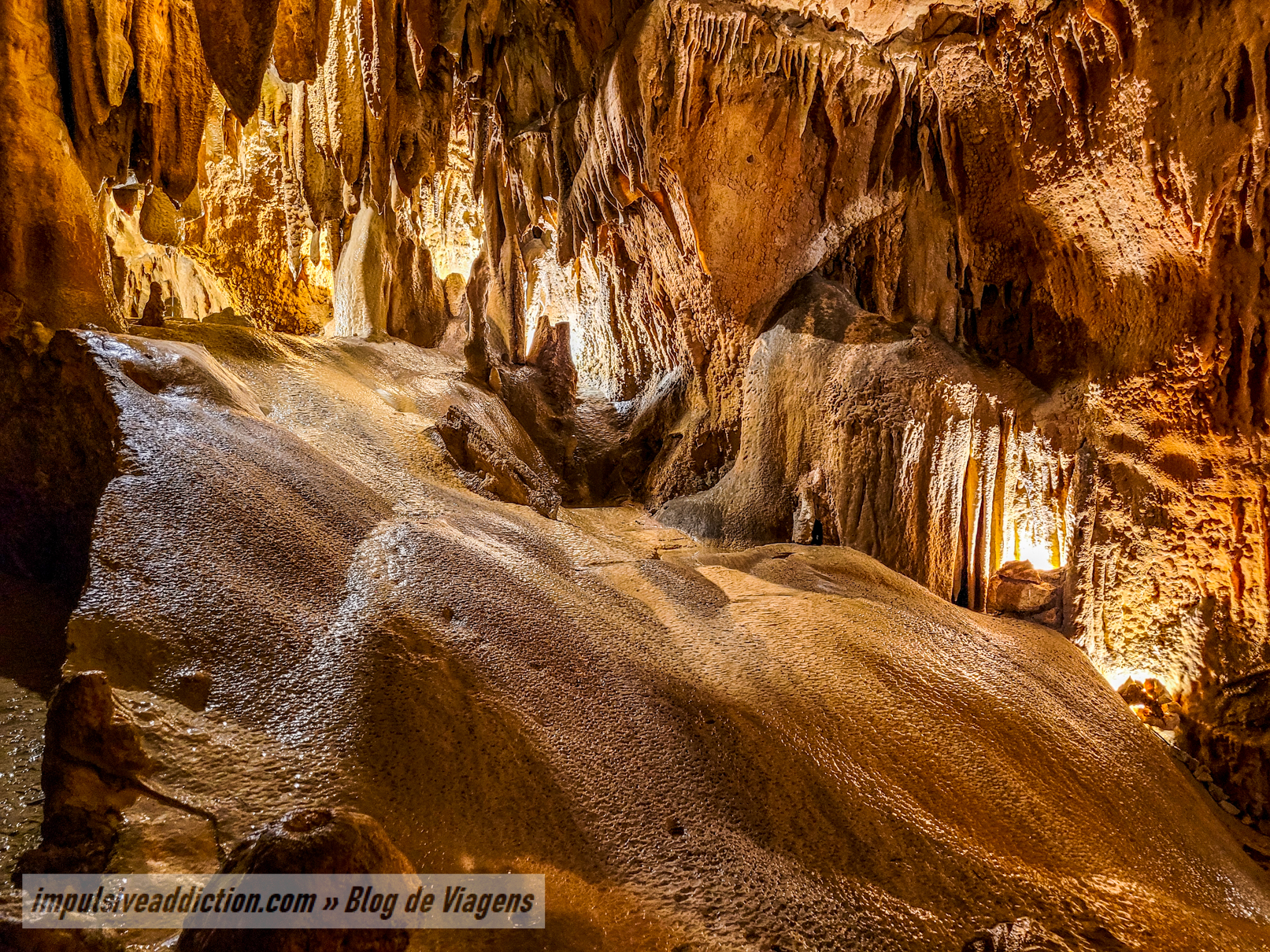 Grutas de Alvados na Serra de Aire e Candeeiros