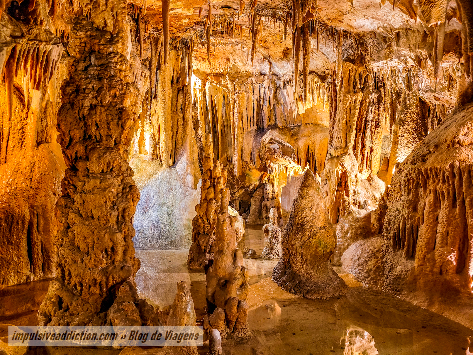 Grutas de Alvados na Serra de Aire e Candeeiros