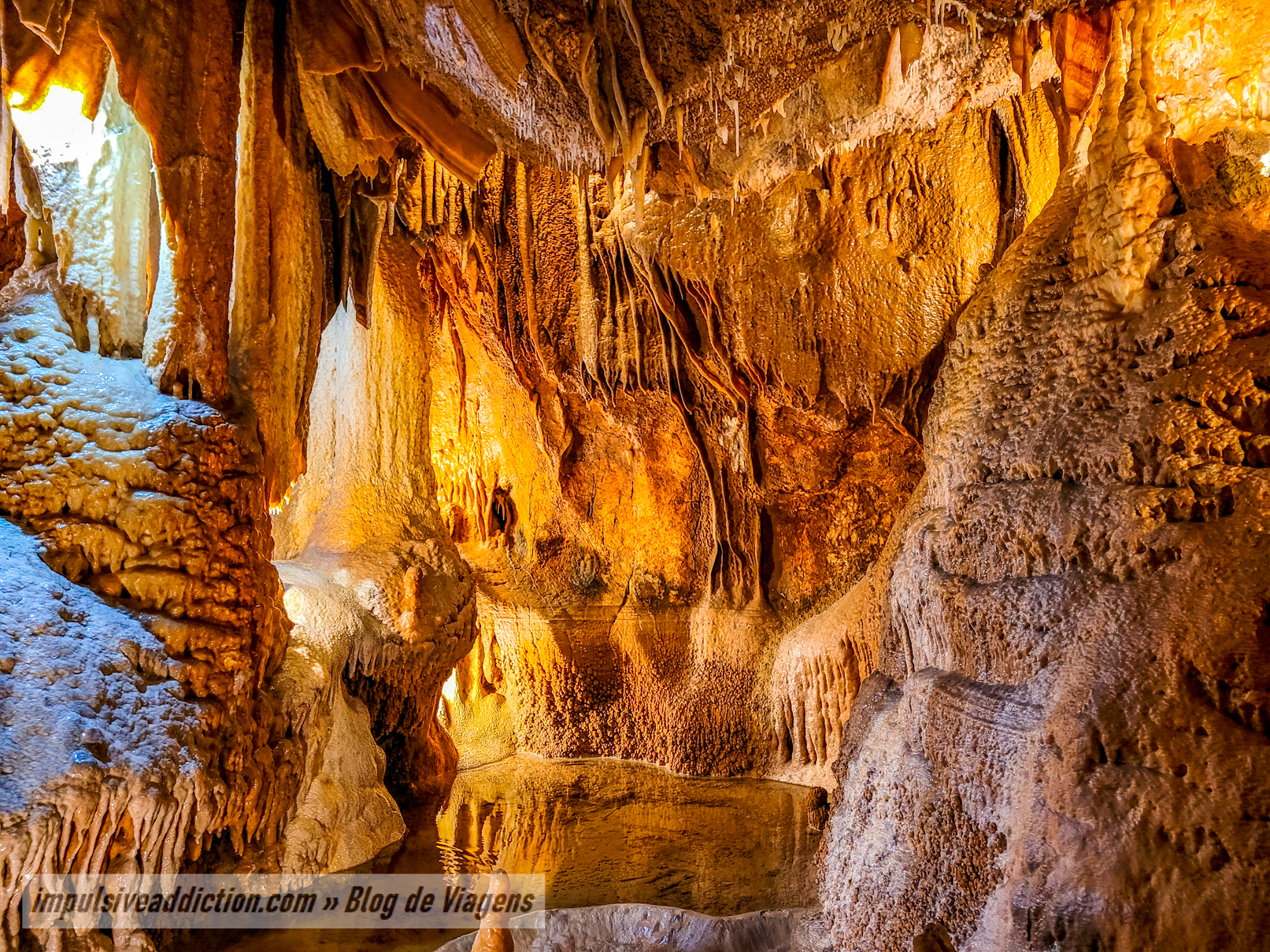 Grutas de Alvados na Serra de Aire e Candeeiros