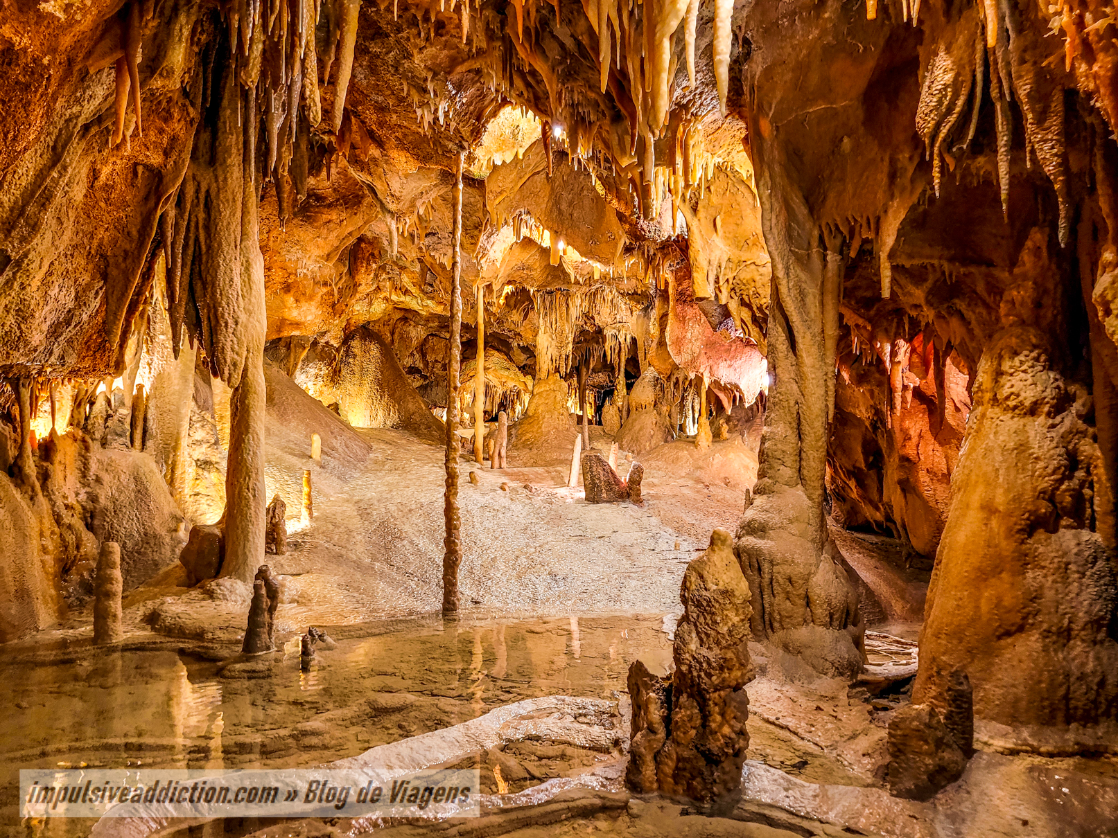 Grutas de Alvados na Serra de Aire e Candeeiros