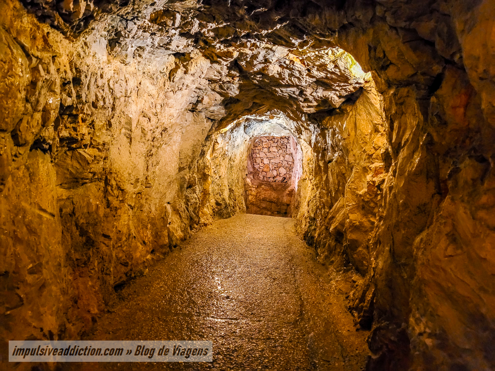 Grutas de Alvados na Serra de Aire e Candeeiros