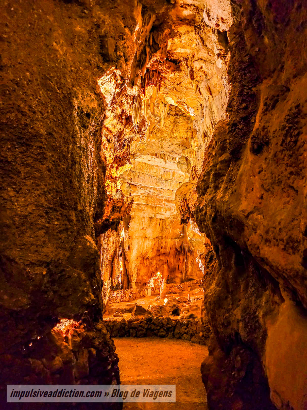 Grutas de Alvados na Serra de Aire e Candeeiros