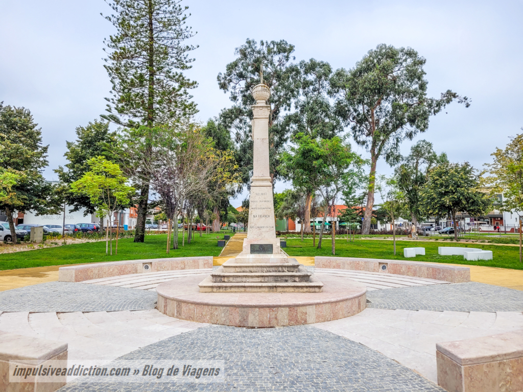 Monumento aos Combatentes da Grande Guerra no Jardim Henriqueta Maia