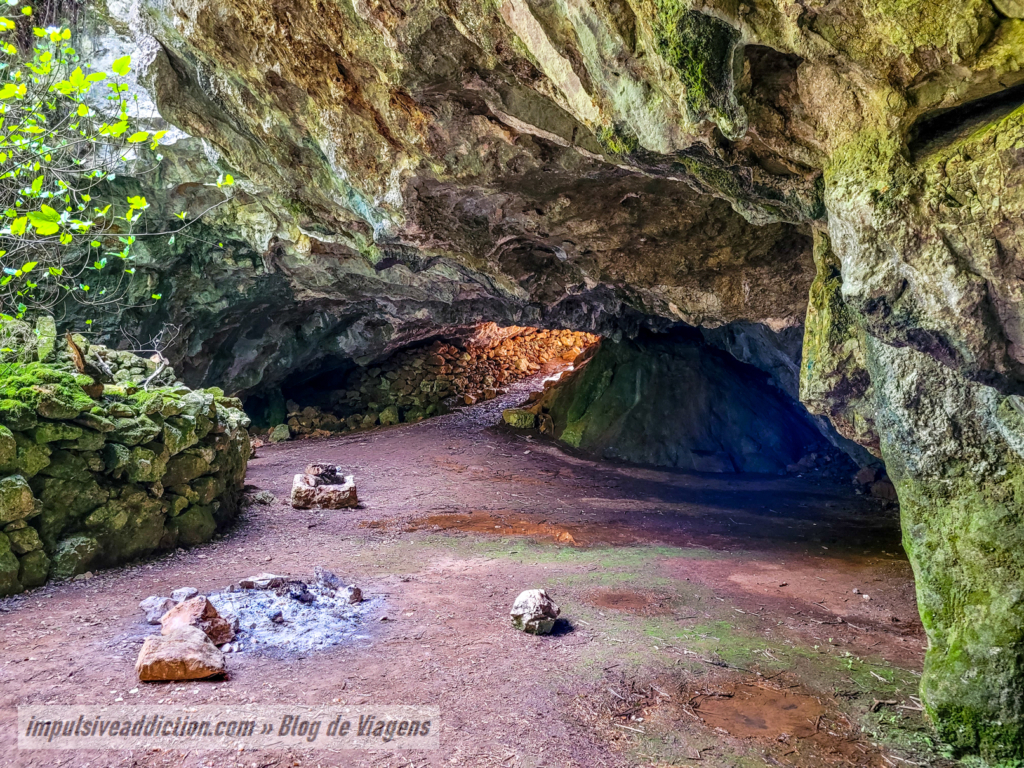 Algar e Lapa da Cerejeira