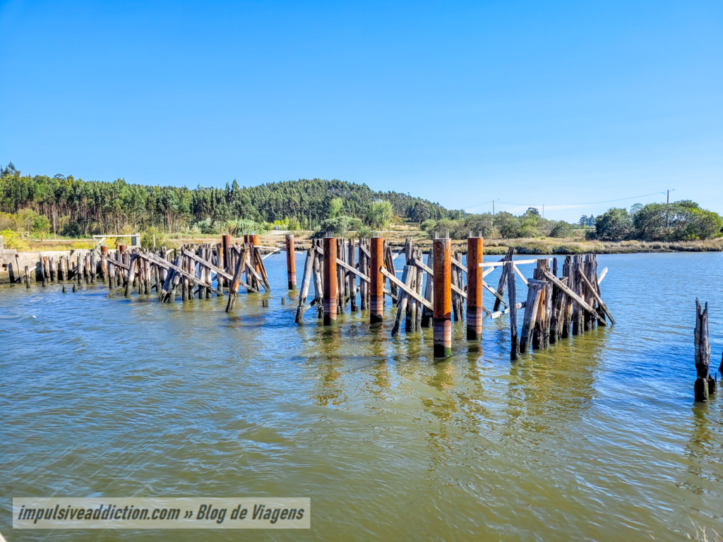 "Ruínas" da Ponte da Fareja a partir do cais