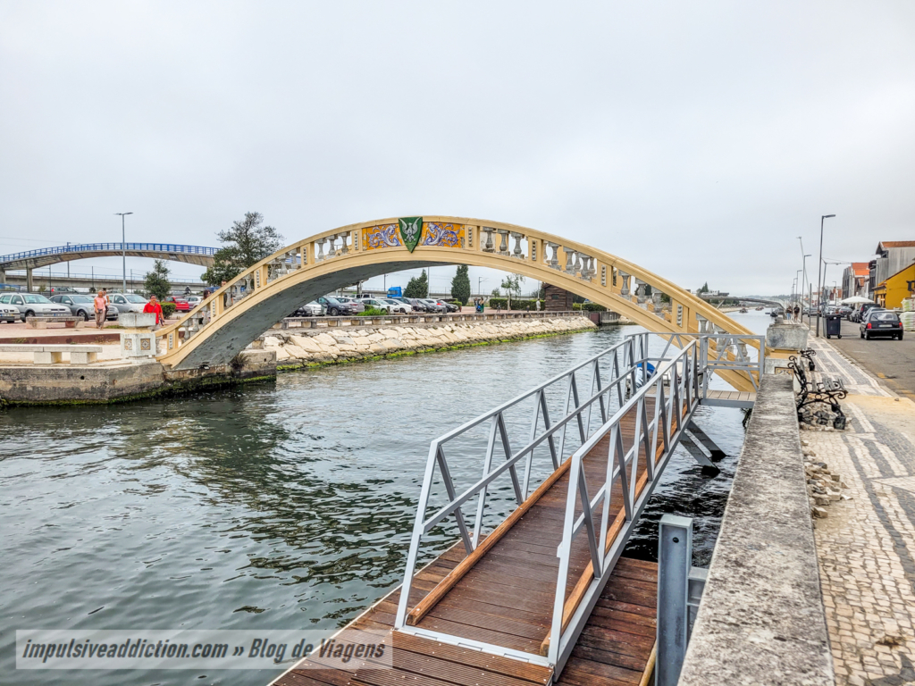 Carcavelos Bridge on Sao Roque Canal
