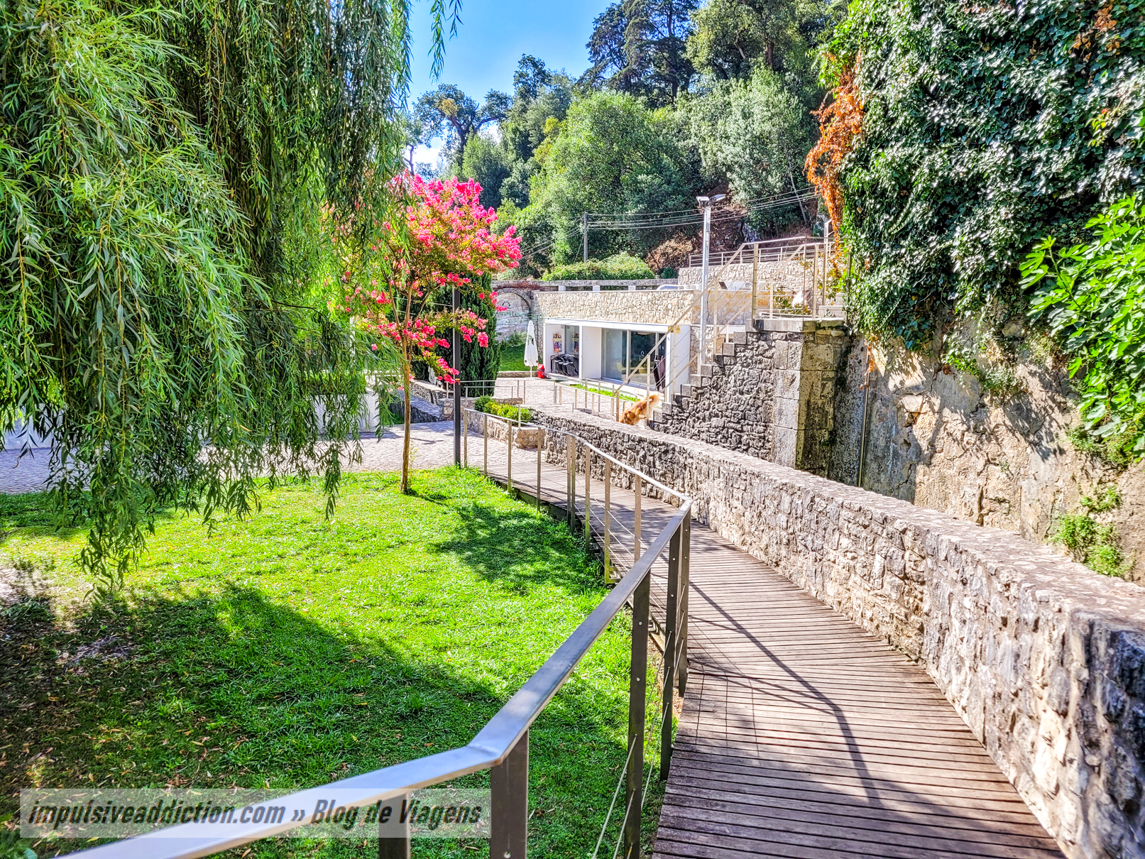 Jardim e Passadiços junto da Piscina Natural de Ançã