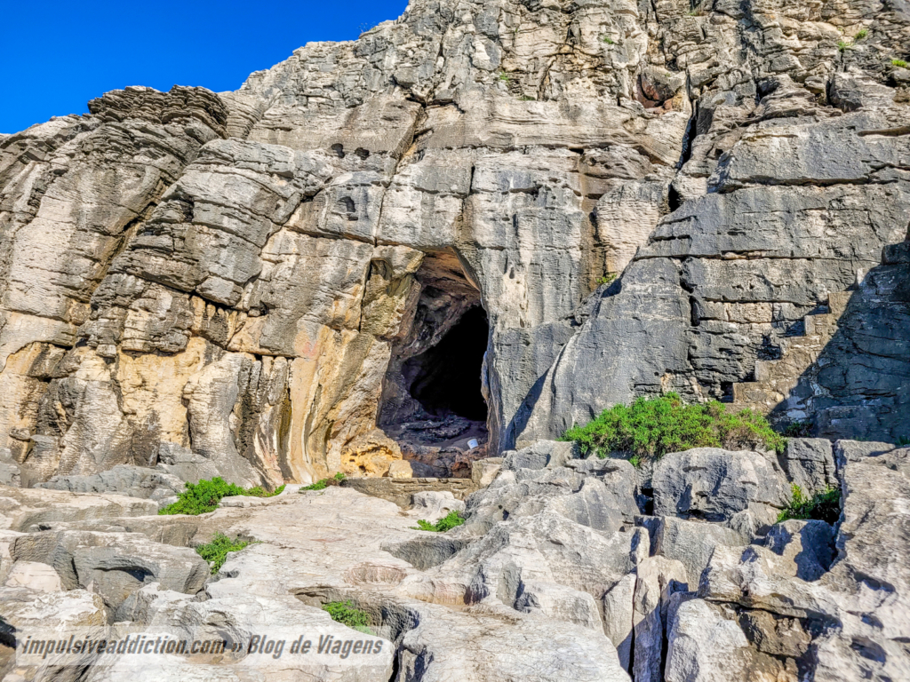 Furninha Cave