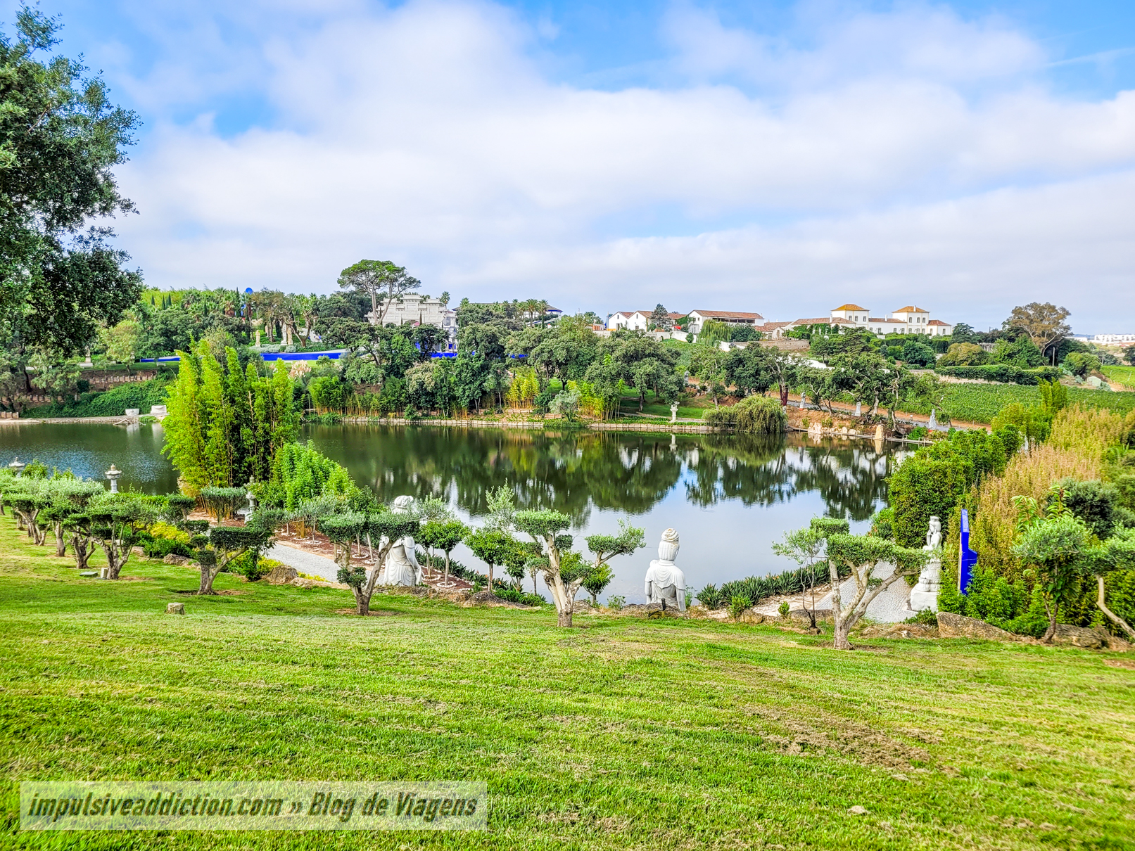 Lago do Pagode do Jardim dos Budas do Bombarral