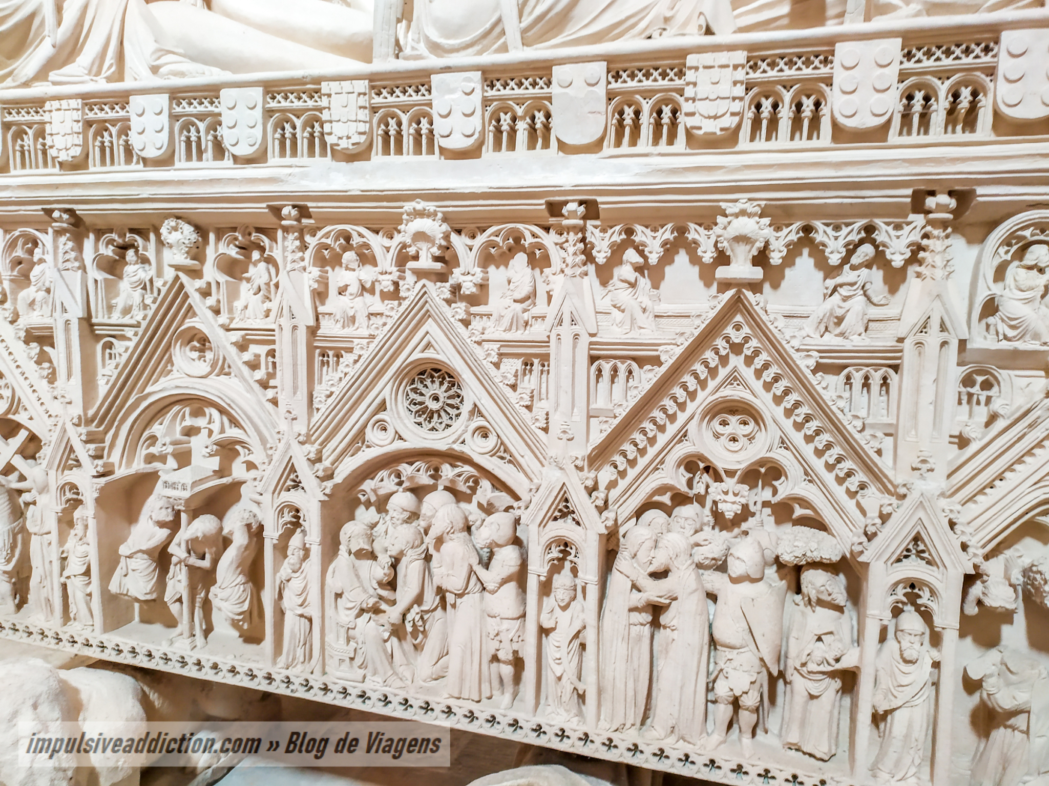 Detalhes dos Túmulos de D. Pedro e Inês de Castro