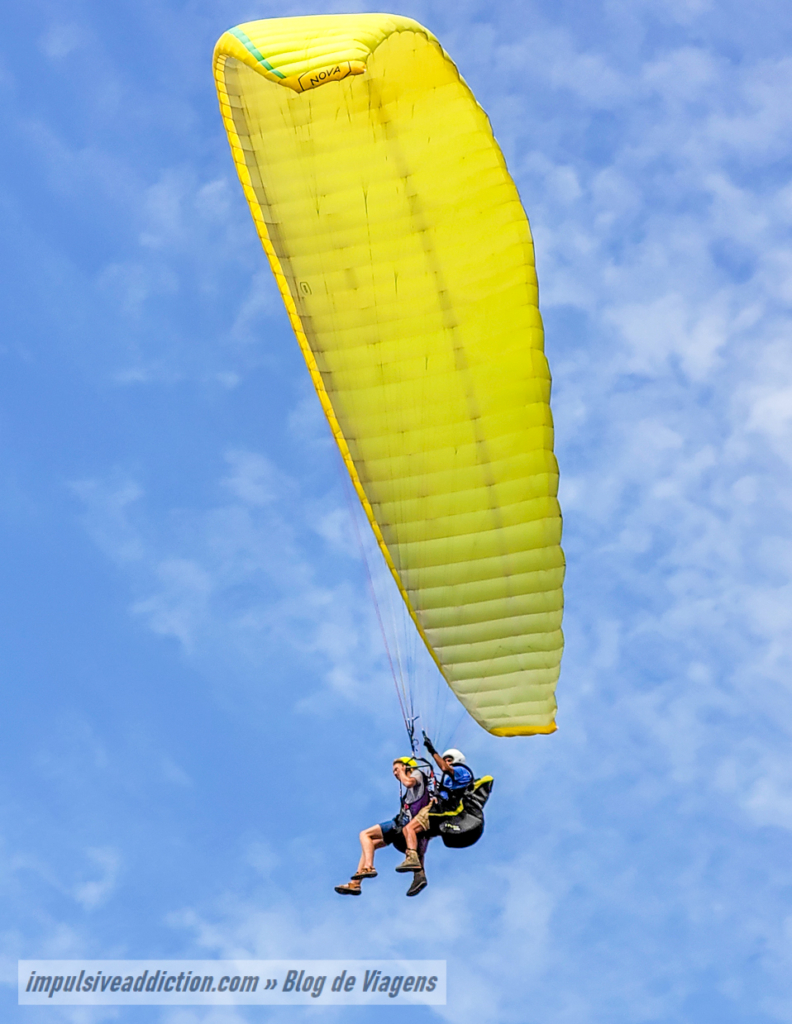 Paragliding in São Martinho do Porto