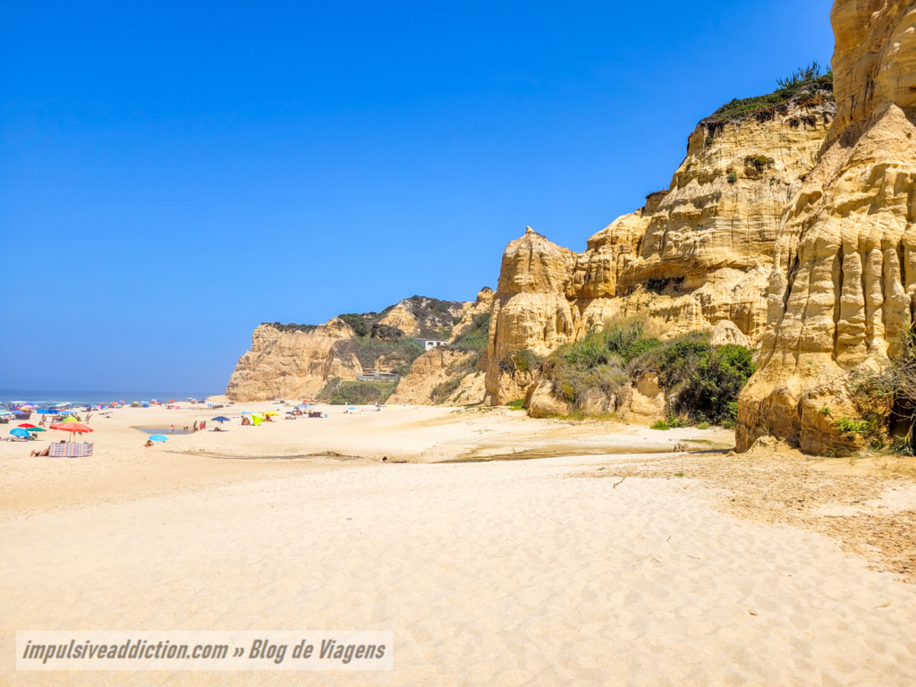 Praia de Vale Furado na Costa de Alcobaça