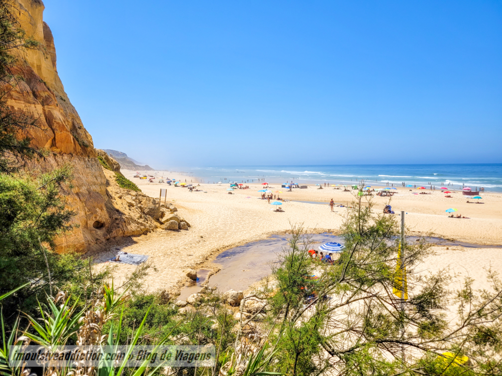 Praia de Vale Furado na Costa de Alcobaça