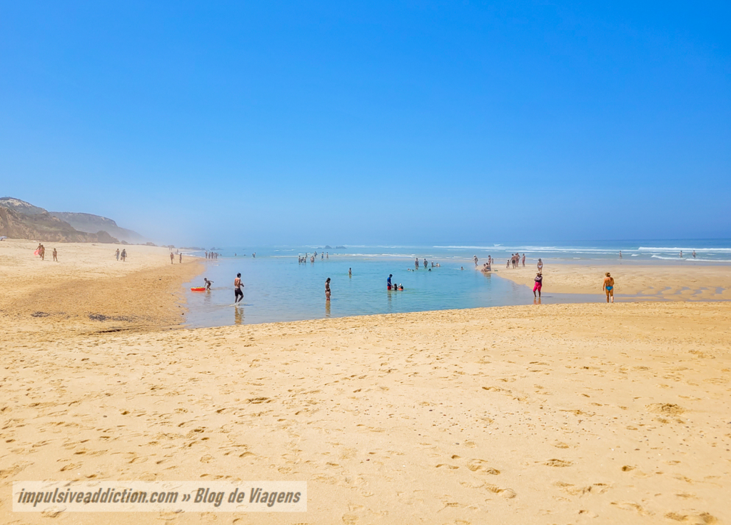 Praia de Vale Furado na Costa de Alcobaça