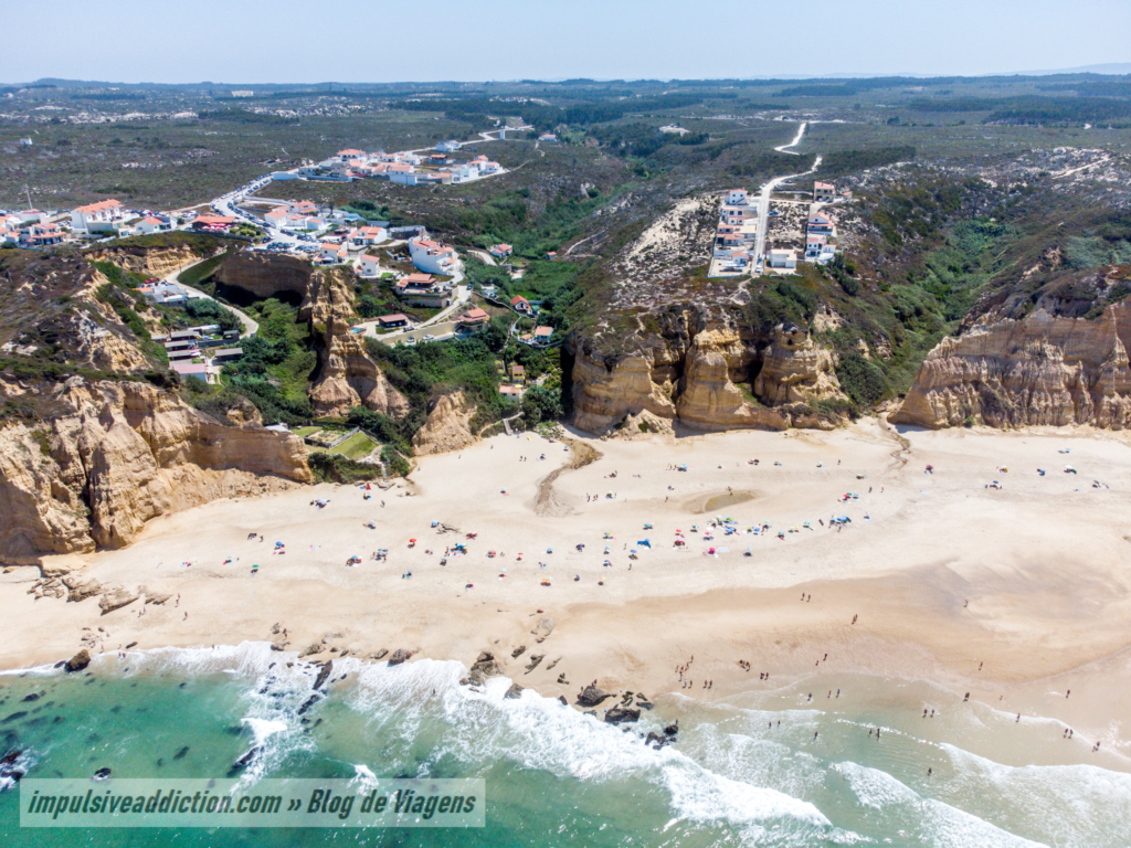 Praia de Vale Furado na Costa de Alcobaça