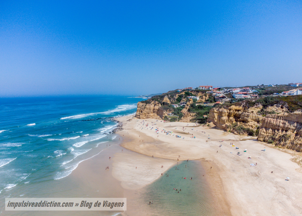 Praia de Vale Furado na Costa de Alcobaça
