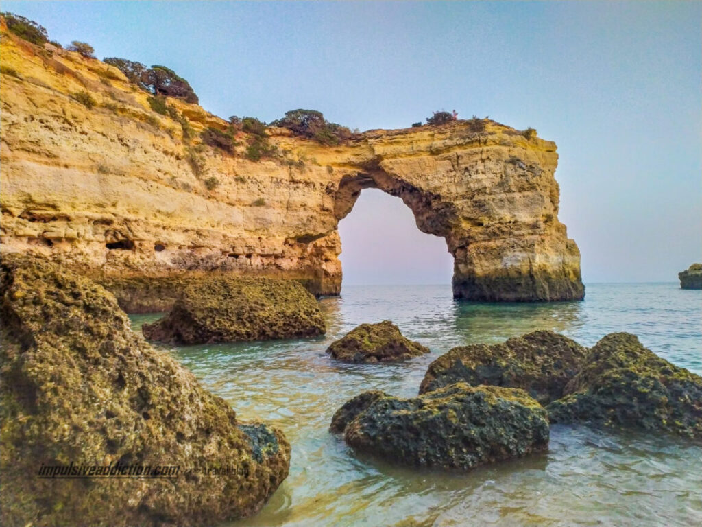 Arco de Albandeira ao visitar Lagoa